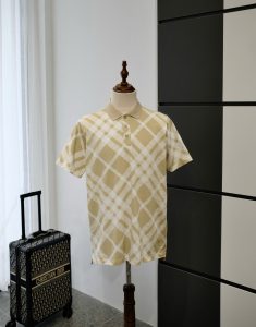 Áo polo Burberry nam kem kẻ chéo